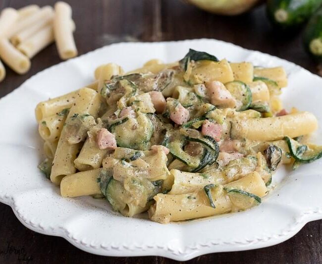 Pasta pancetta e zucchine cremosa – Assaggia la puglia